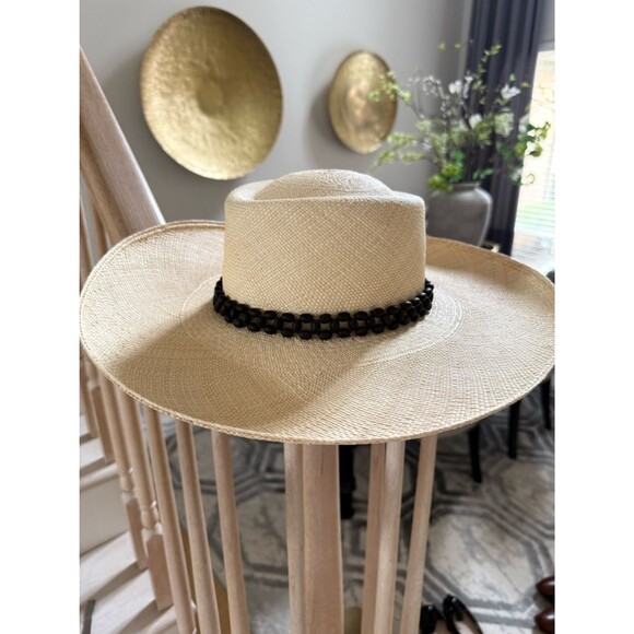 ARTESANO Tulipan Hat in Natural S NWOT main image 10